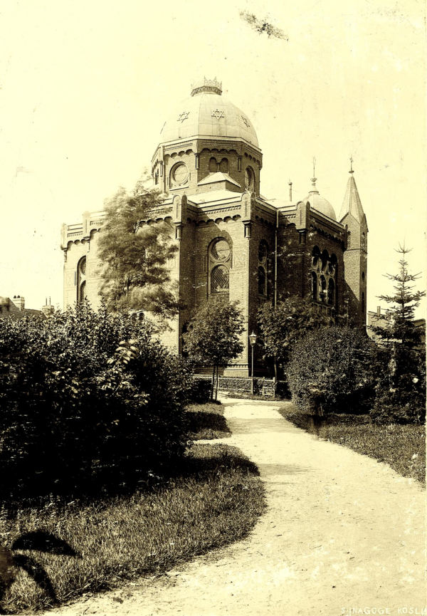 Park Książąt Pomorskich - głaz upamiętniający synagogę